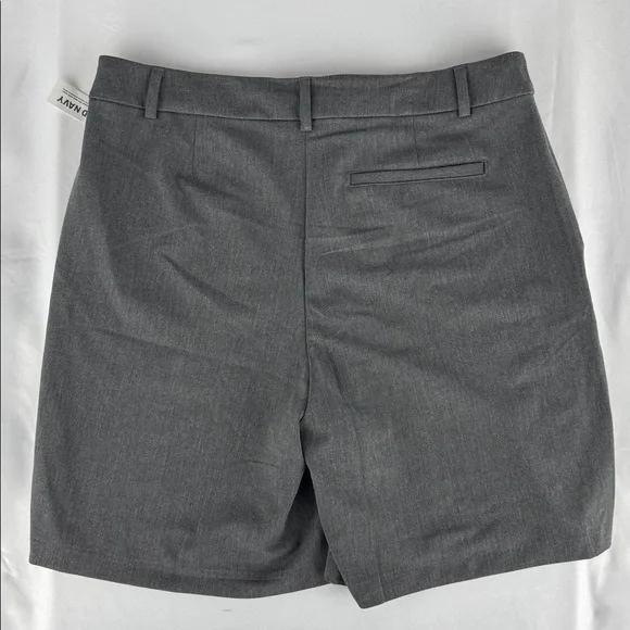 NWT! Old Navy Women's Charcoal Gray Mid-Rise Trouser Short - Picture 2 of 10
